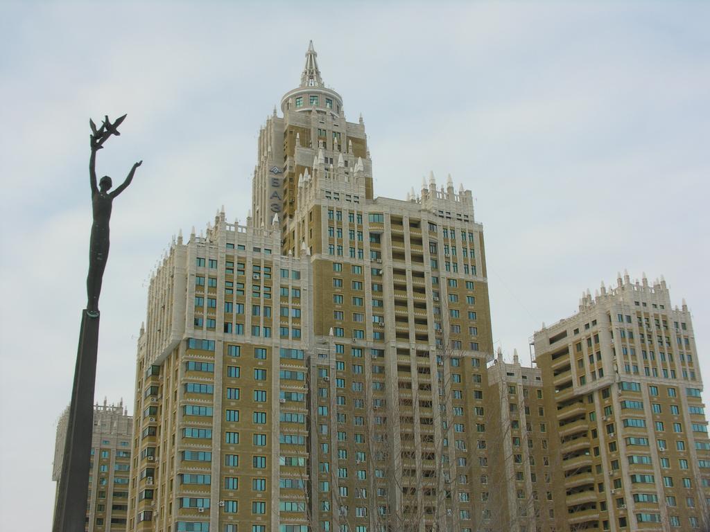 Triumph Astana Hostel Astaná Exterior foto
