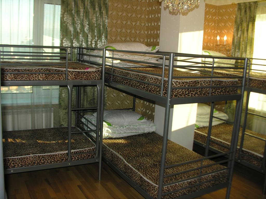 Triumph Astana Hostel Astaná Habitación foto